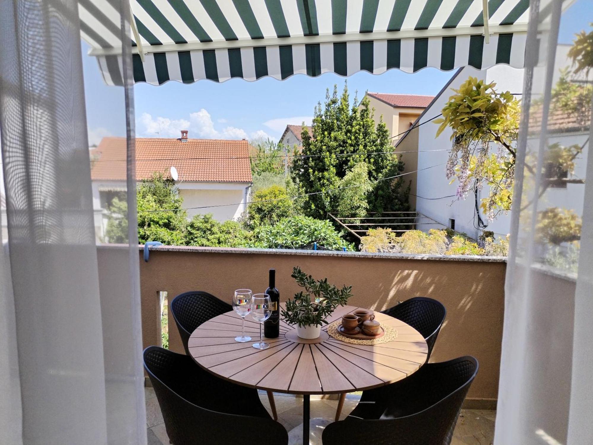 Family Apartment B&B Biograd Na Moru Eksteriør bilde